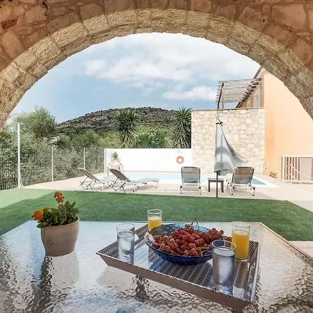 Luxury In Kalamitsi Alexandrou